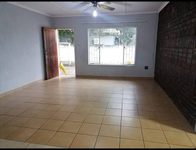 4 BEDROOM HOUSE FOR SALE IN GEELHOUTPARK